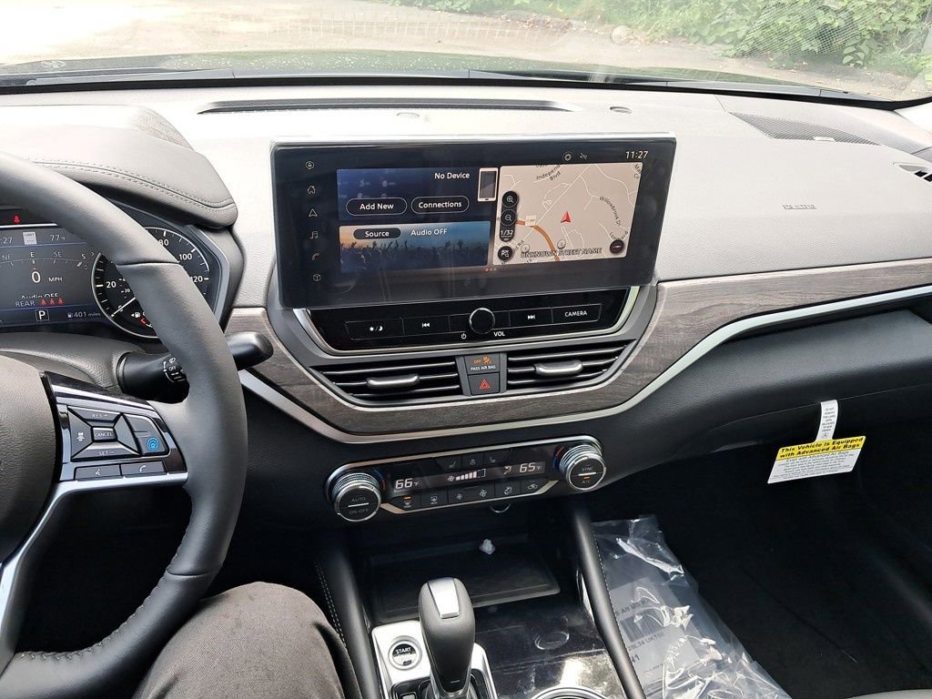 New 2025 Nissan Altima 2.5 SL AWD/4WD image 18