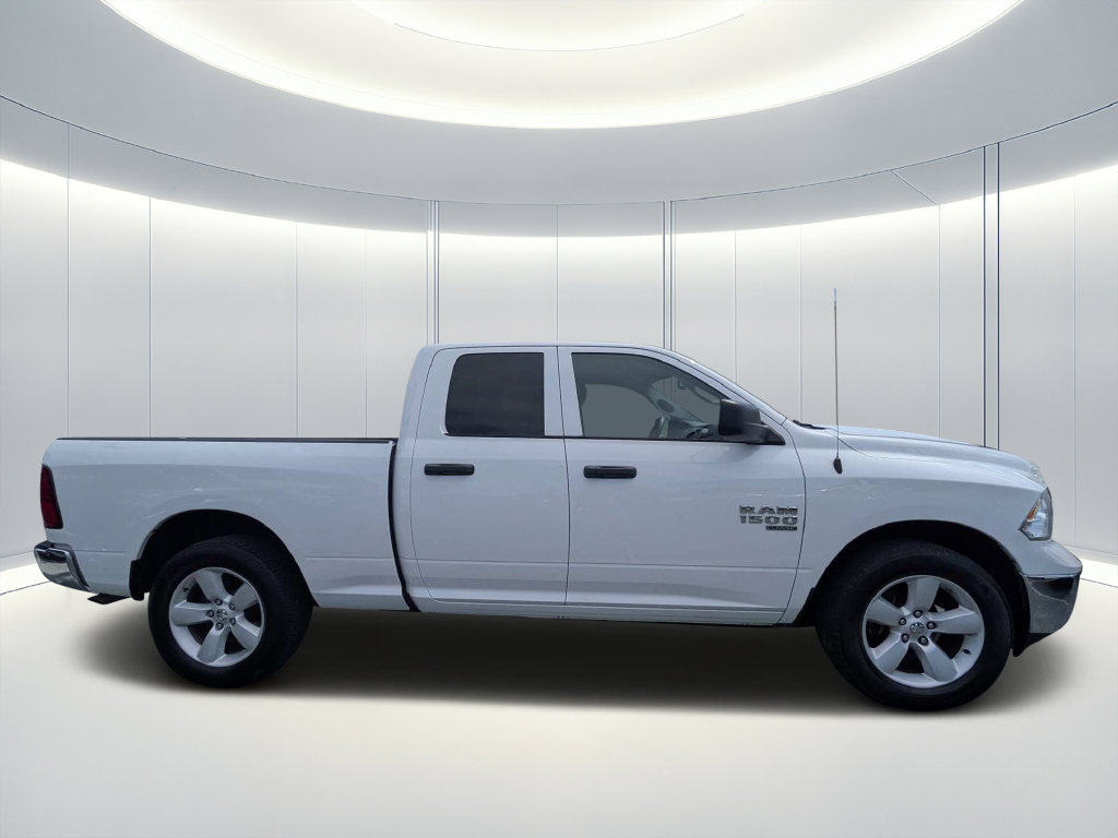 Used 2024 RAM 1500 Classic SLT AWD/4WD image 3