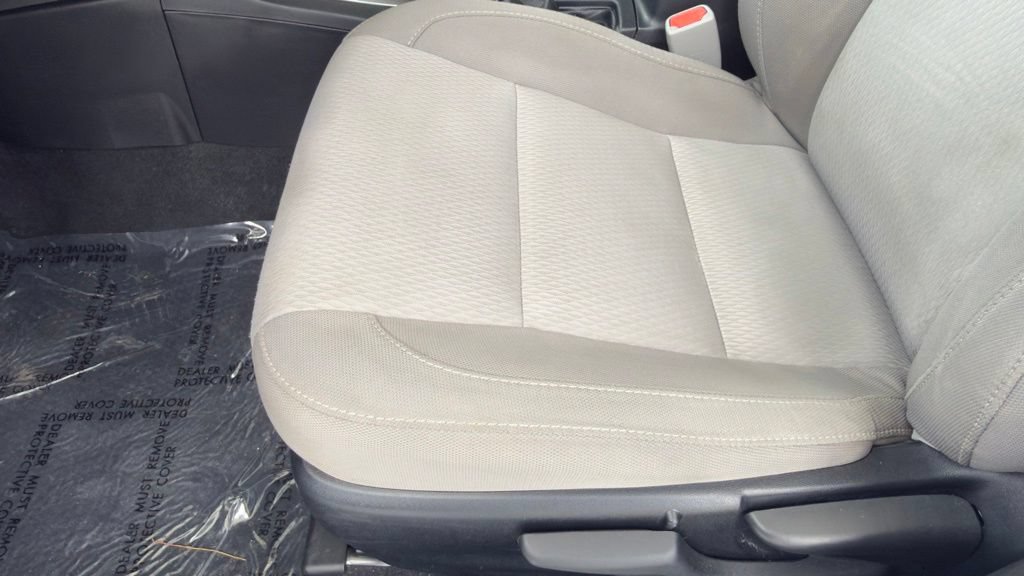 Used 2015 Toyota Corolla LE FWD image 6