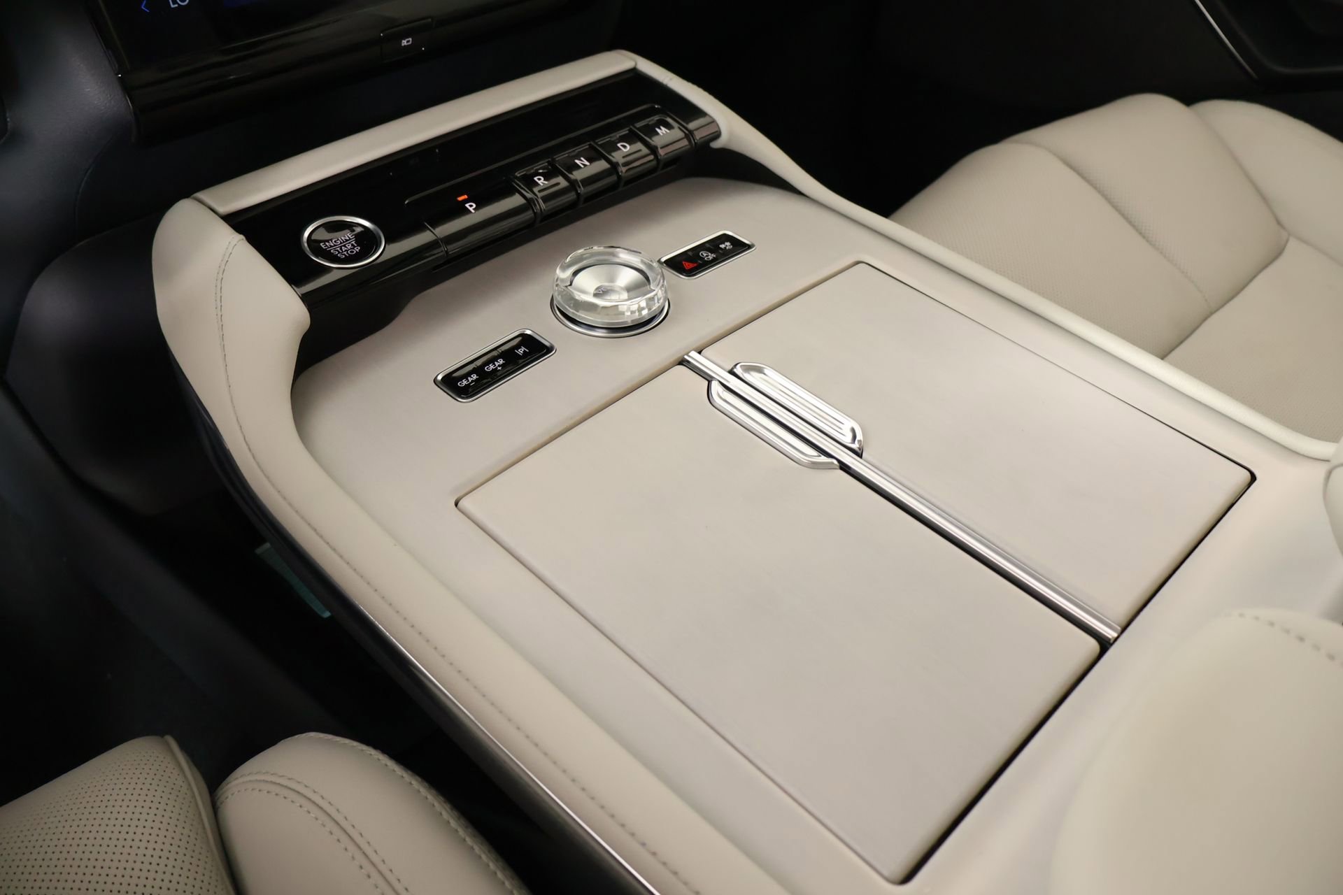 New 2026 Lincoln Navigator Reserve AWD/4WD image 9