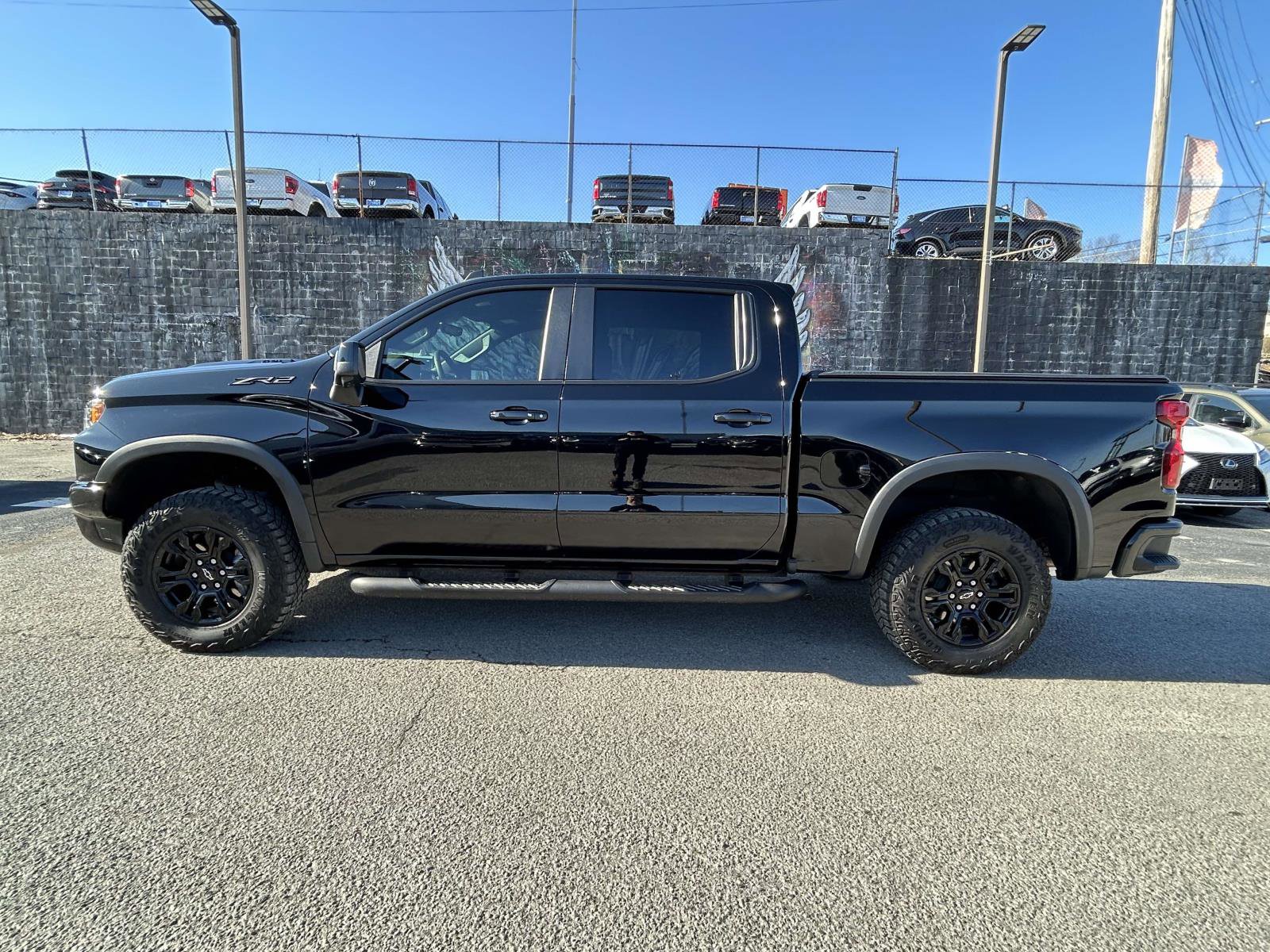 Used 2024 Chevrolet Silverado 1500 ZR2 w/ Technology Package image 6