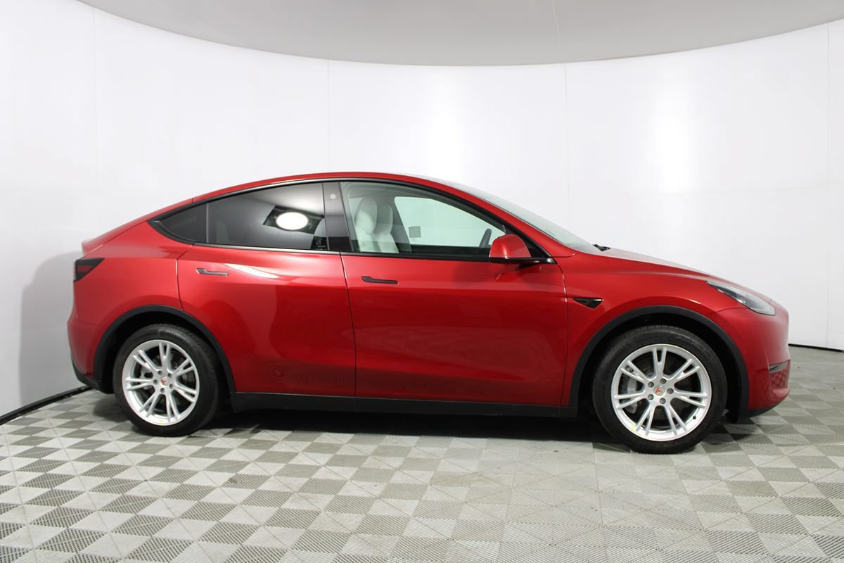 Used 2022 Tesla Model Y Long Range AWD/4WD image 16