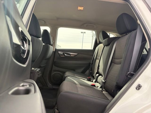 Used 2018 Nissan Rogue S image 10