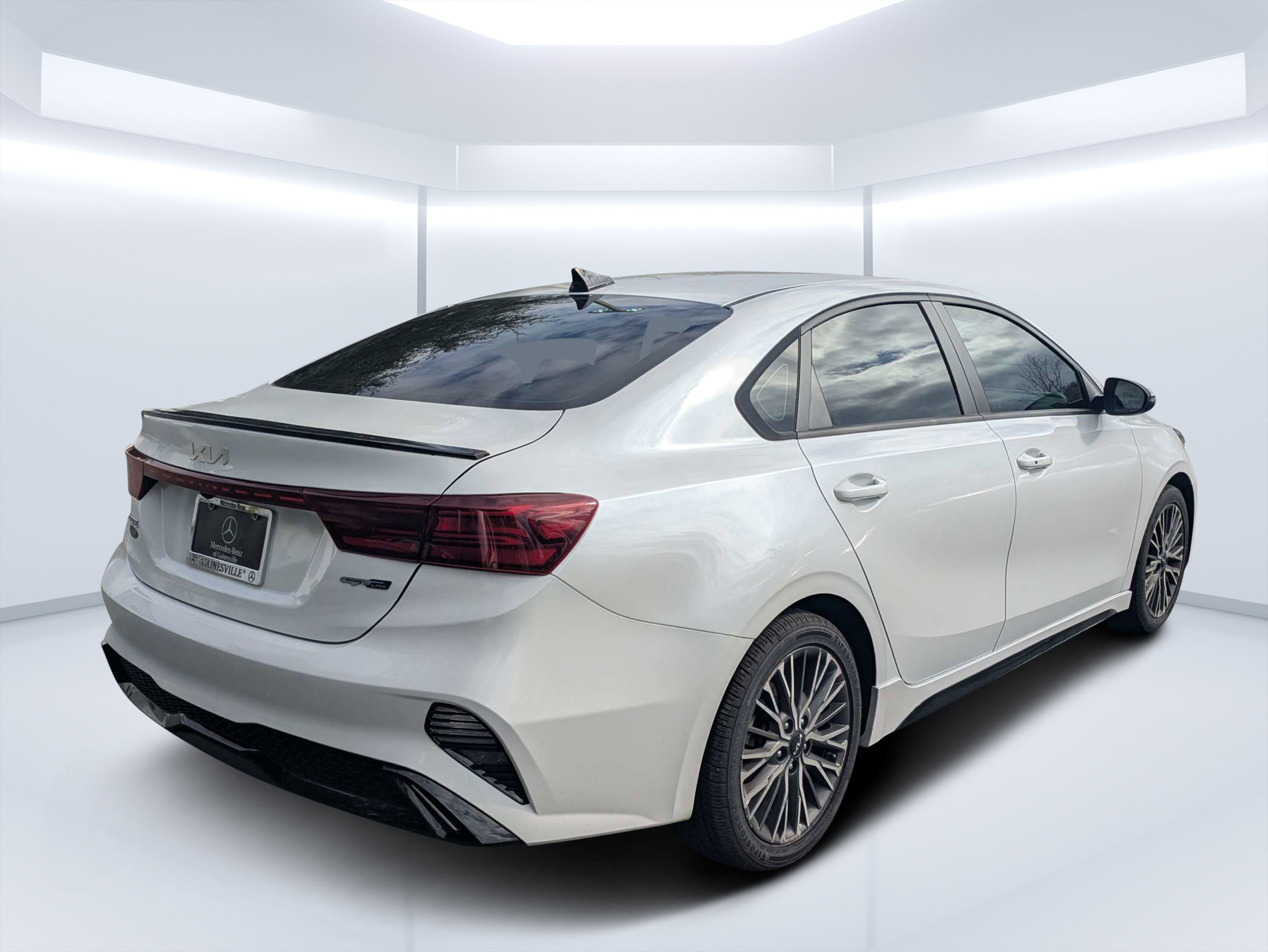 Used 2023 Kia Forte GT-Line w/ GT-Line Premium Package FWD image 3