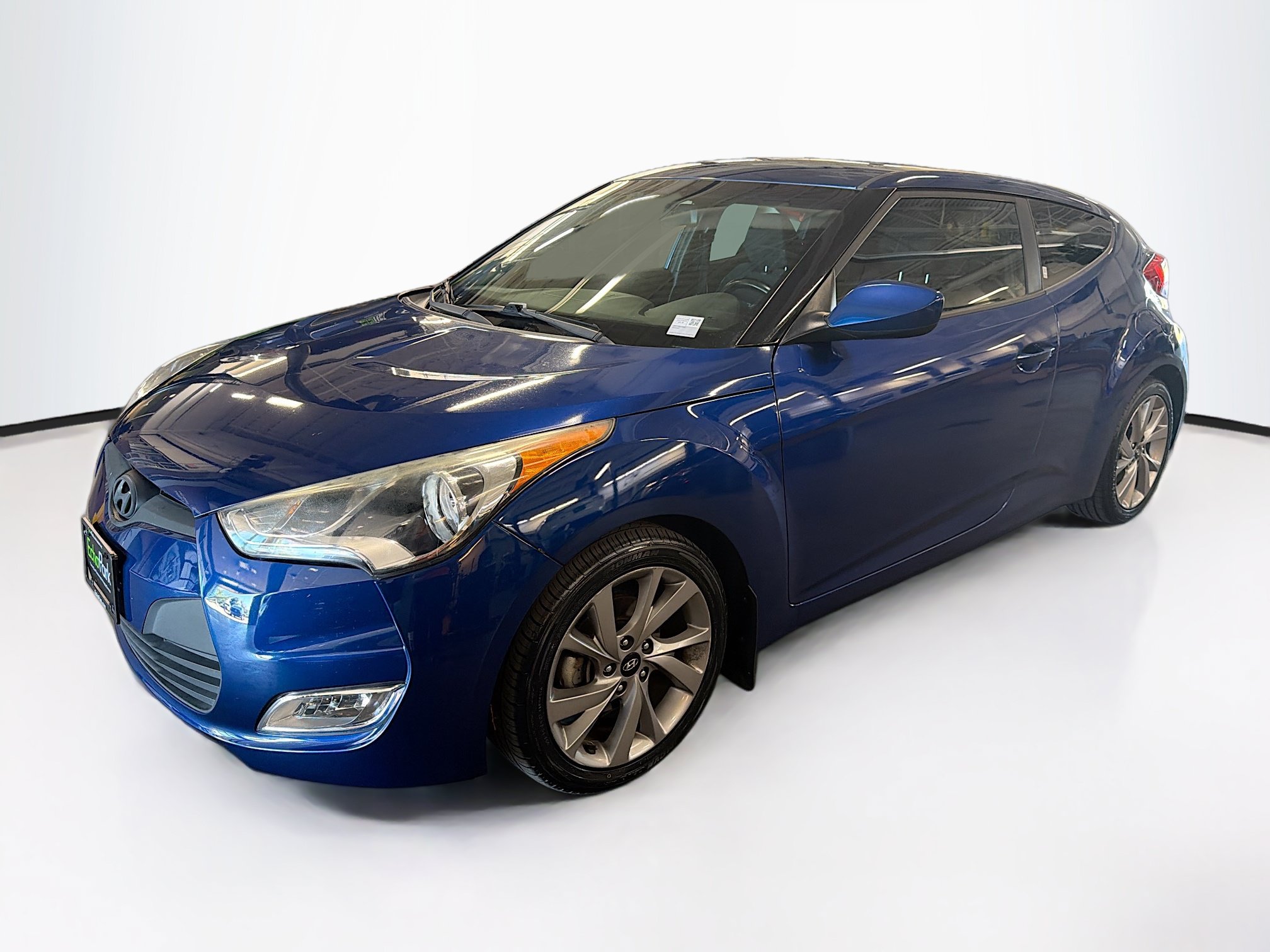 Used 2017 Hyundai Veloster FWD image 3