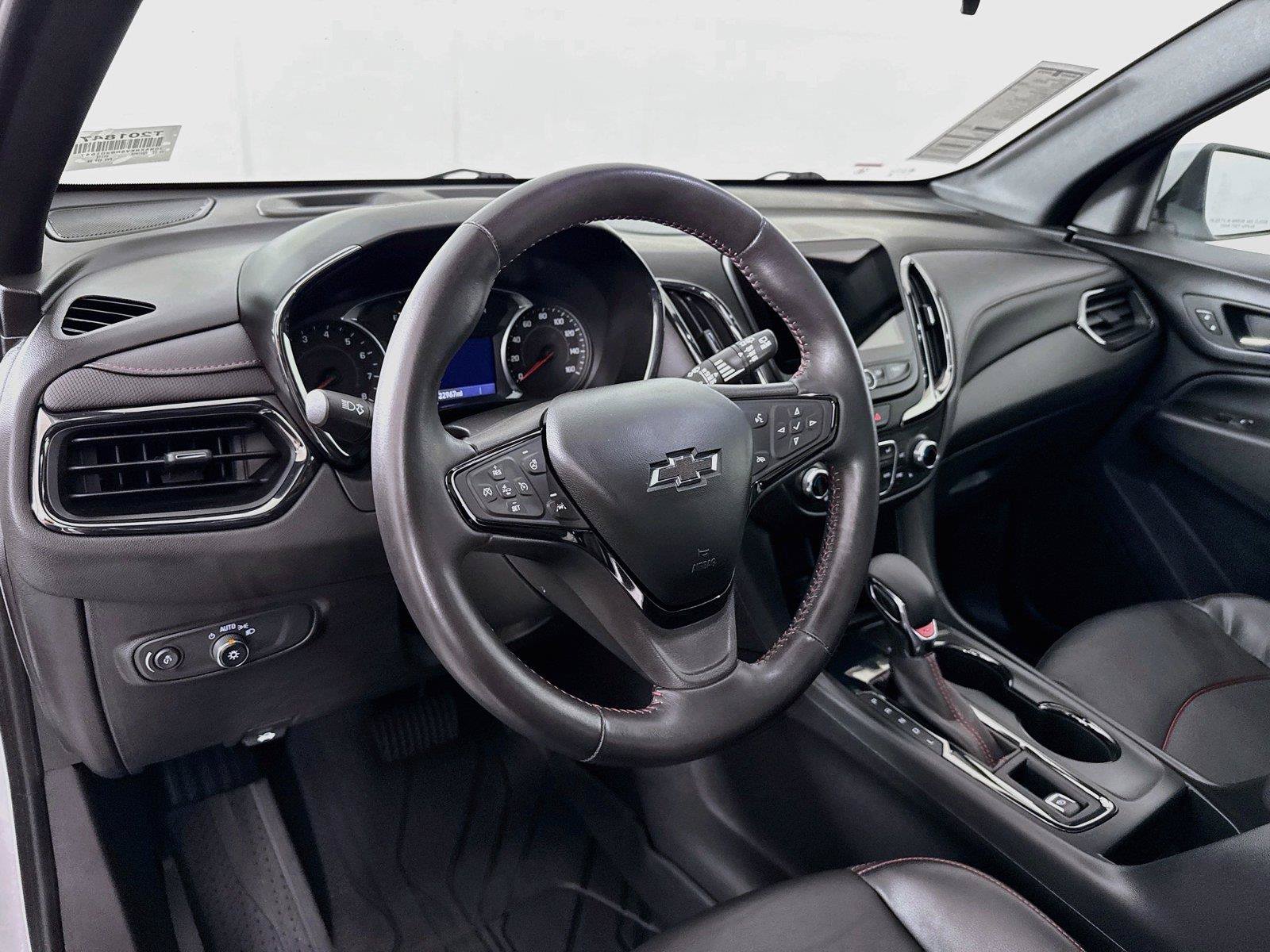 Used 2022 Chevrolet Equinox RS w/ RS Leather Package FWD image 4