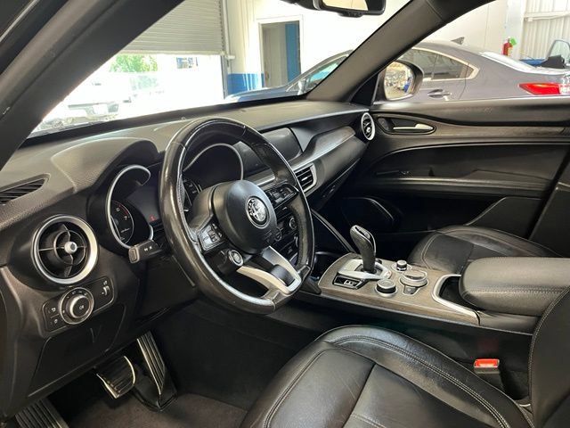 Used 2022 Alfa Romeo Stelvio Ti AWD/4WD image 22