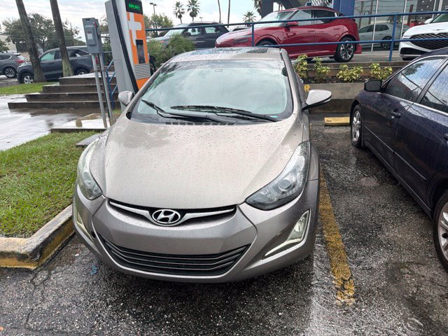 Used 2014 Hyundai Elantra Limited w/ Option Group 03 FWD image 2
