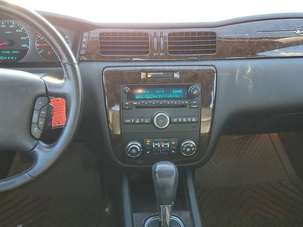 Used 2012 Chevrolet Impala LTZ image 24