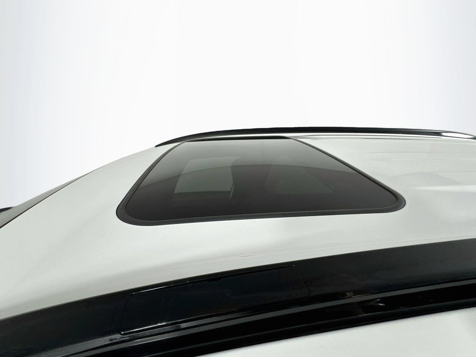 Used 2023 Toyota RAV4 SE w/ Weather & Moonroof Package AWD/4WD image 19