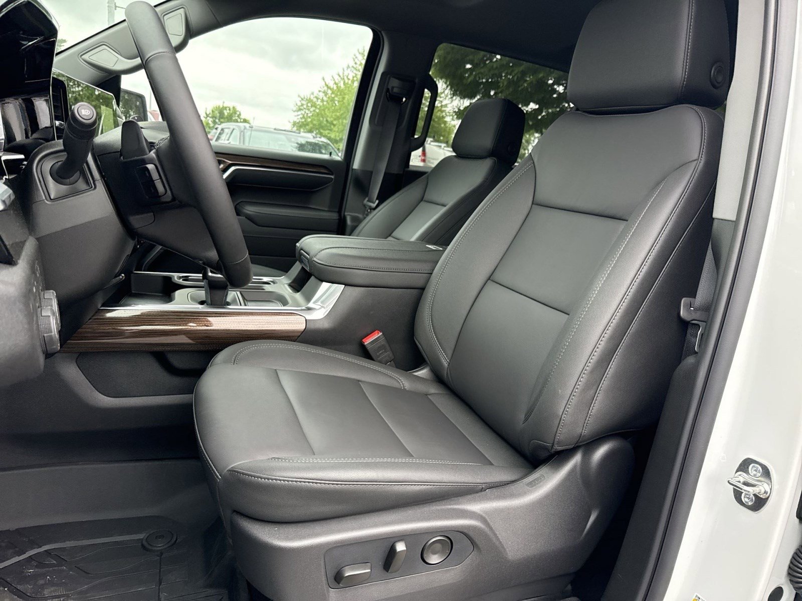 New 2026 Chevrolet Silverado 1500 RST w/ RST All Star Premium Package AWD/4WD image 11