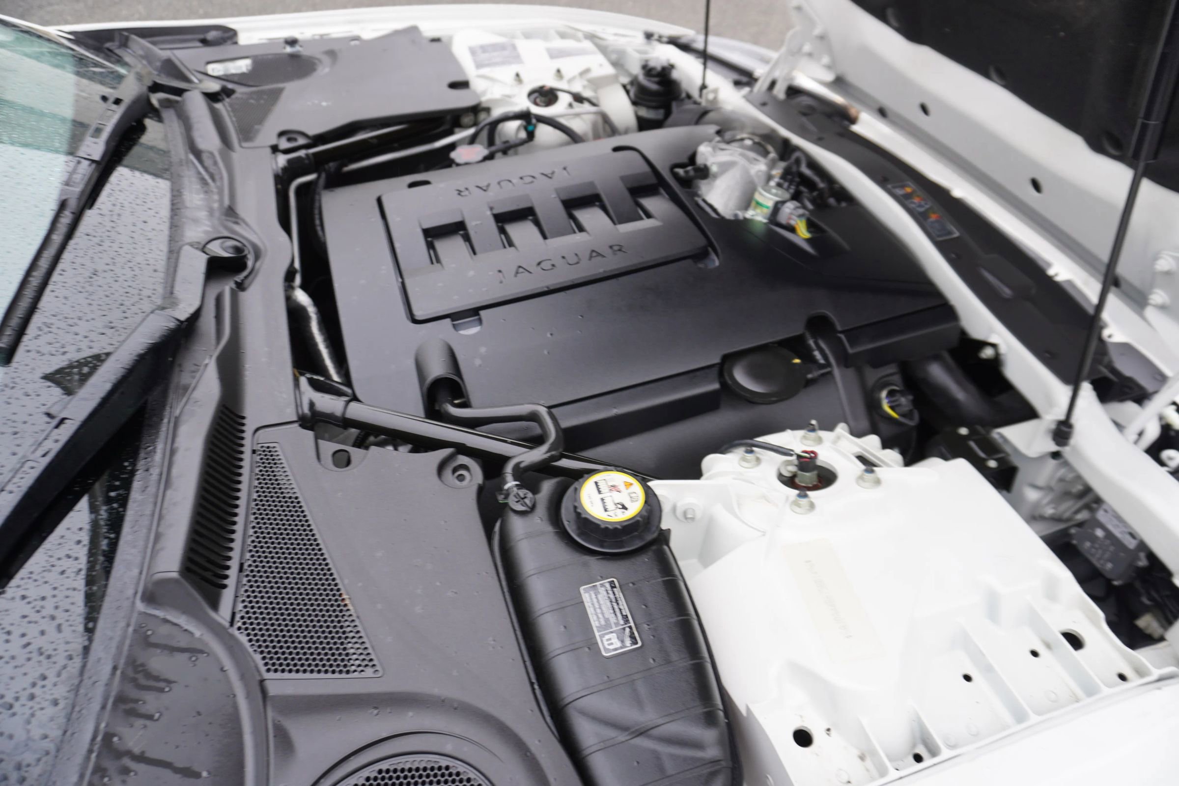 Used 2007 Jaguar XK Convertible image 32