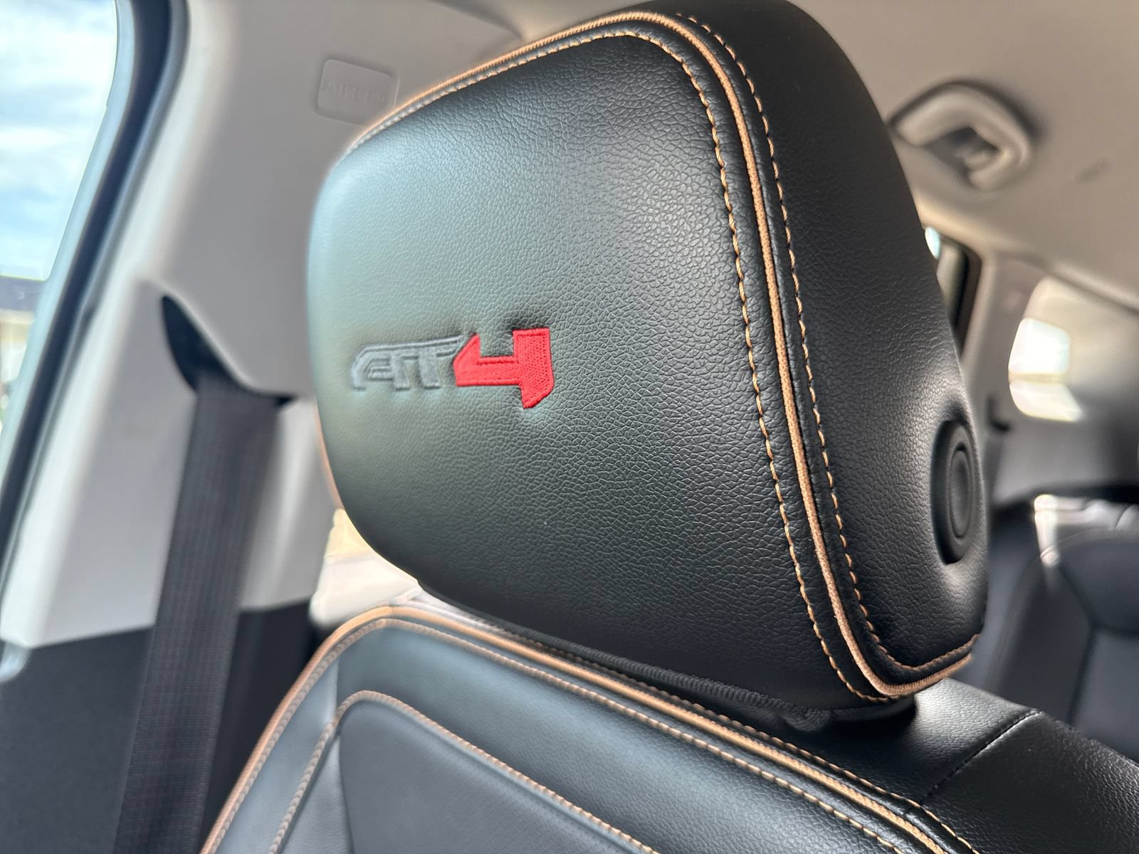 Used 2024 GMC Terrain AT4 AWD/4WD image 35