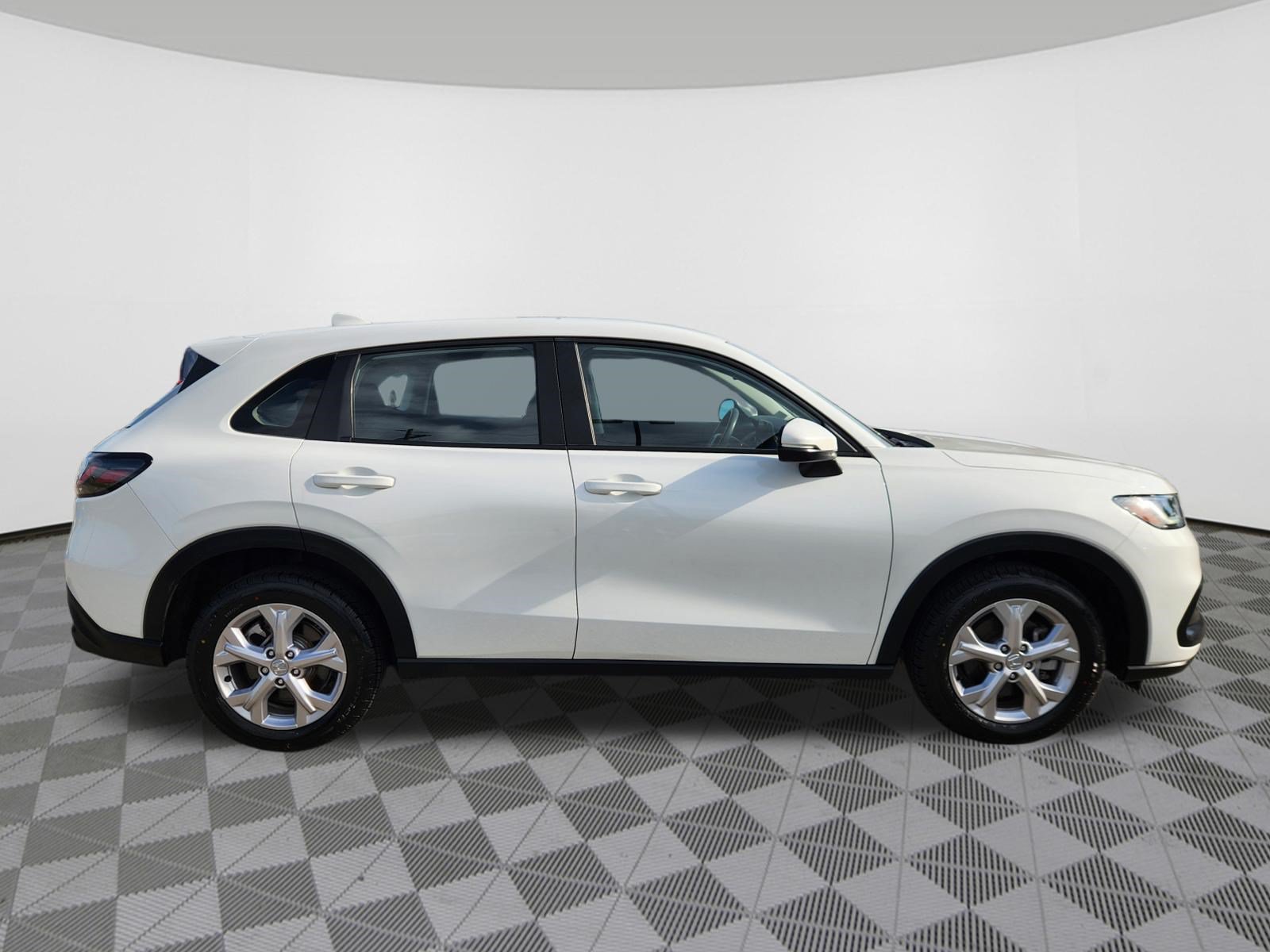 Certified 2024 Honda HR-V LX image 6