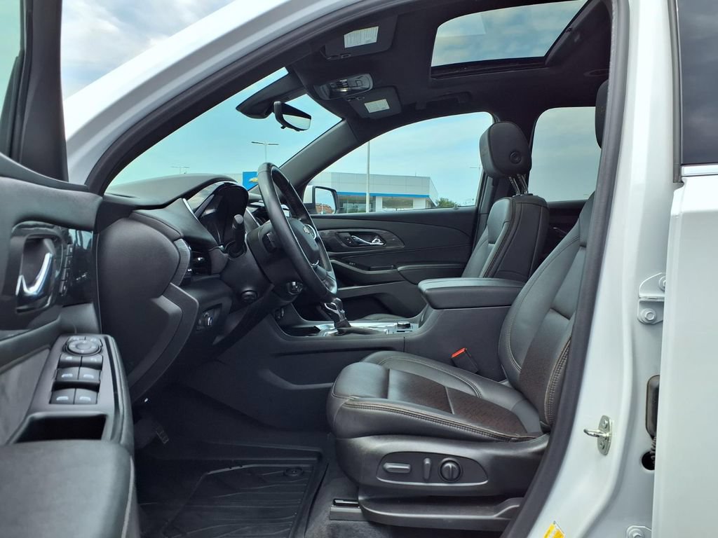 Used 2023 Chevrolet Traverse High Country w/ LPO, Floor Liner Package FWD image 23