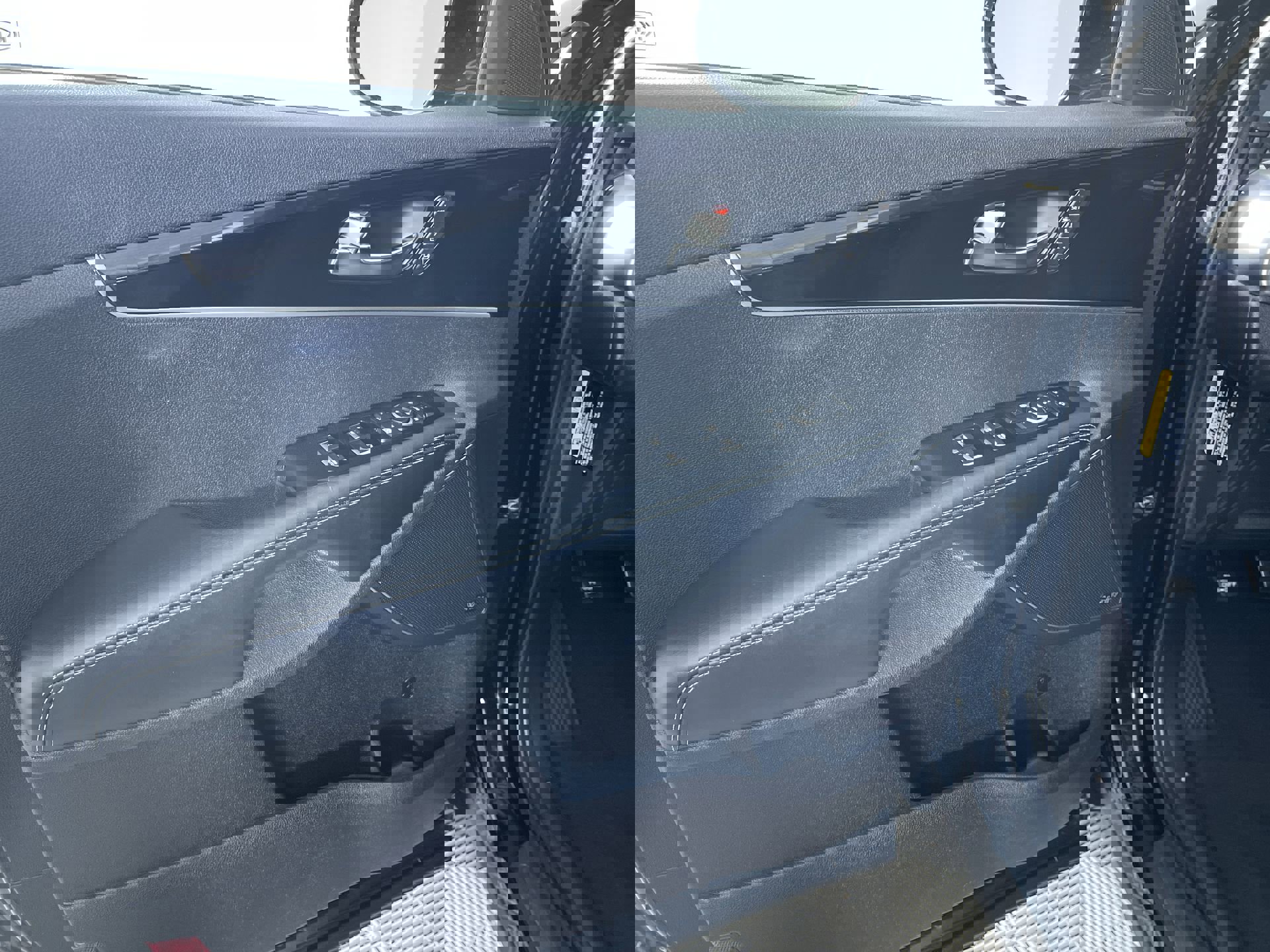 Used 2016 Kia Sorento SX image 14