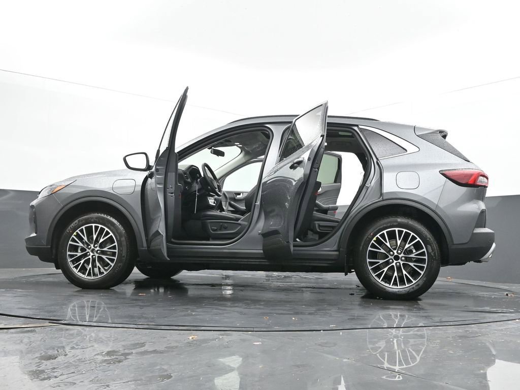 New 2026 Ford Escape SE w/ Class II Trailer Tow Package image 72