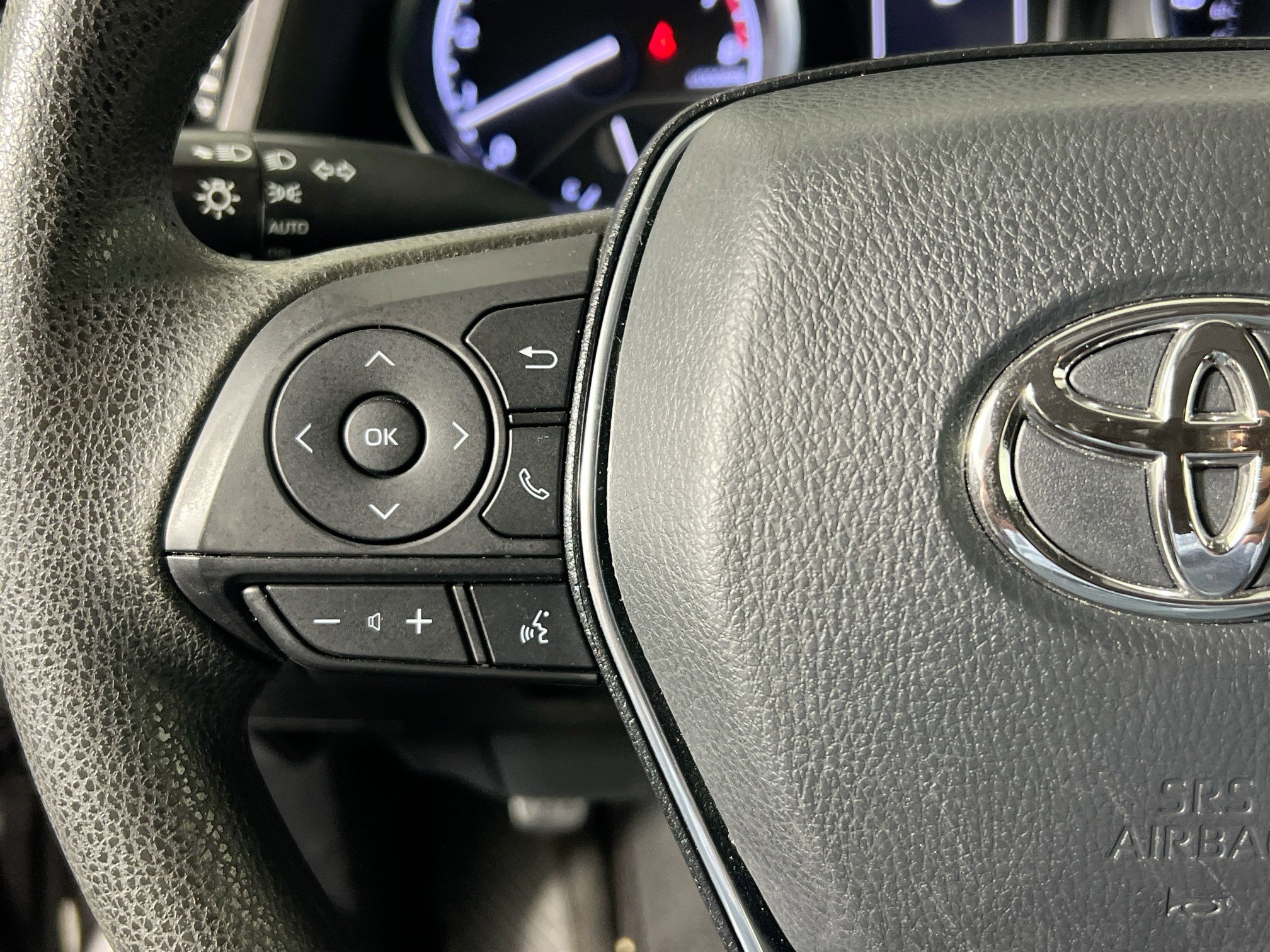 Used 2020 Toyota Camry LE image 18