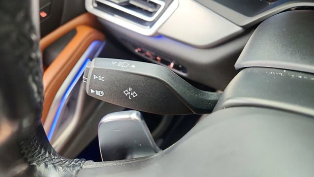 Used 2023 BMW X6 xDrive40i w/ Executive Package image 41