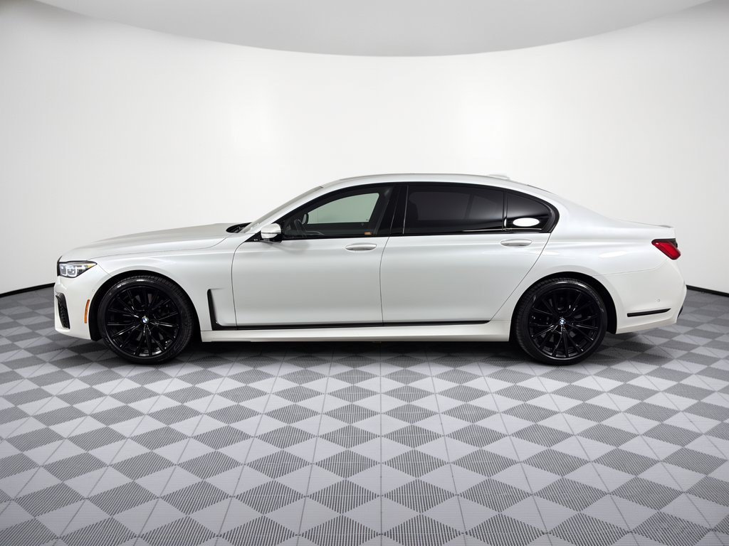 Used 2022 BMW 750i xDrive w/ Luxury Rear Seating Package AWD/4WD image 2