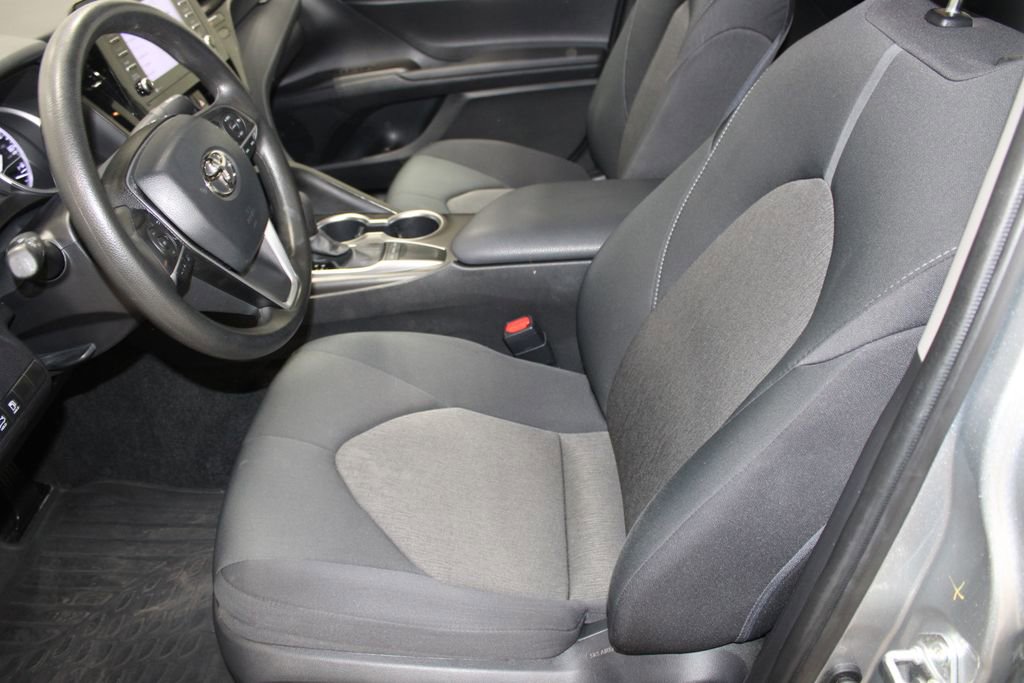 Used 2022 Toyota Camry LE FWD image 14