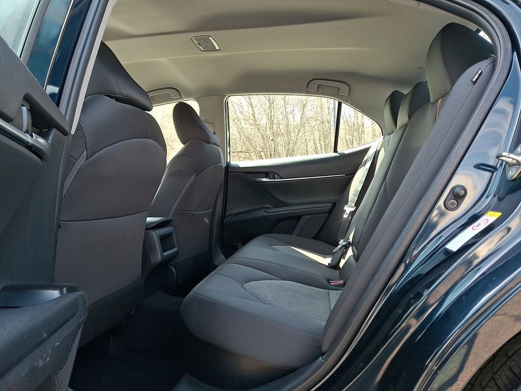 Used 2019 Toyota Camry LE FWD image 10