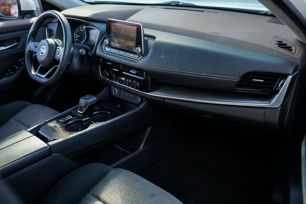 Used 2021 Nissan Rogue SV image 21