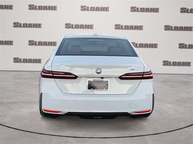 Certified 2025 BMW i5 xDrive40 w/ M Sport Package image 4