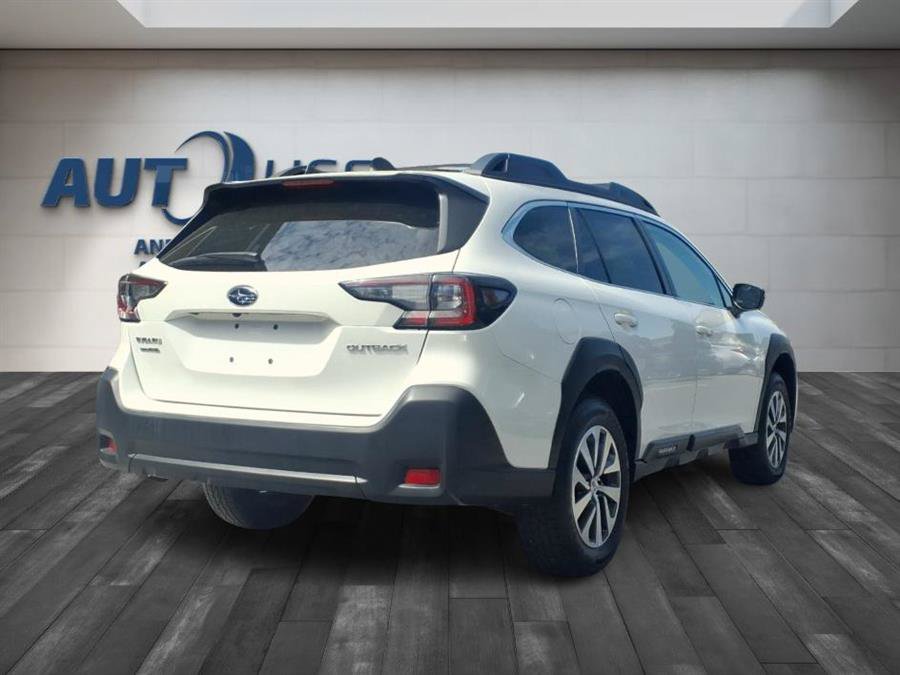 Used 2023 Subaru Outback Premium AWD/4WD image 5