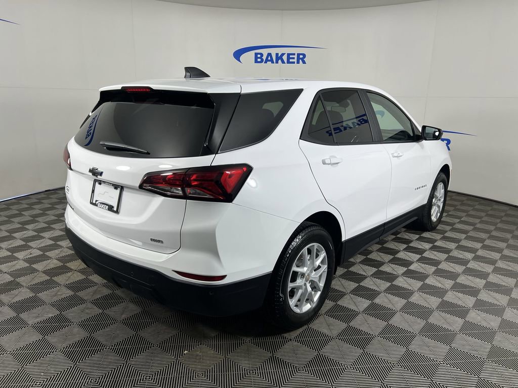 Used 2024 Chevrolet Equinox LS w/ LS Convenience Package image 9