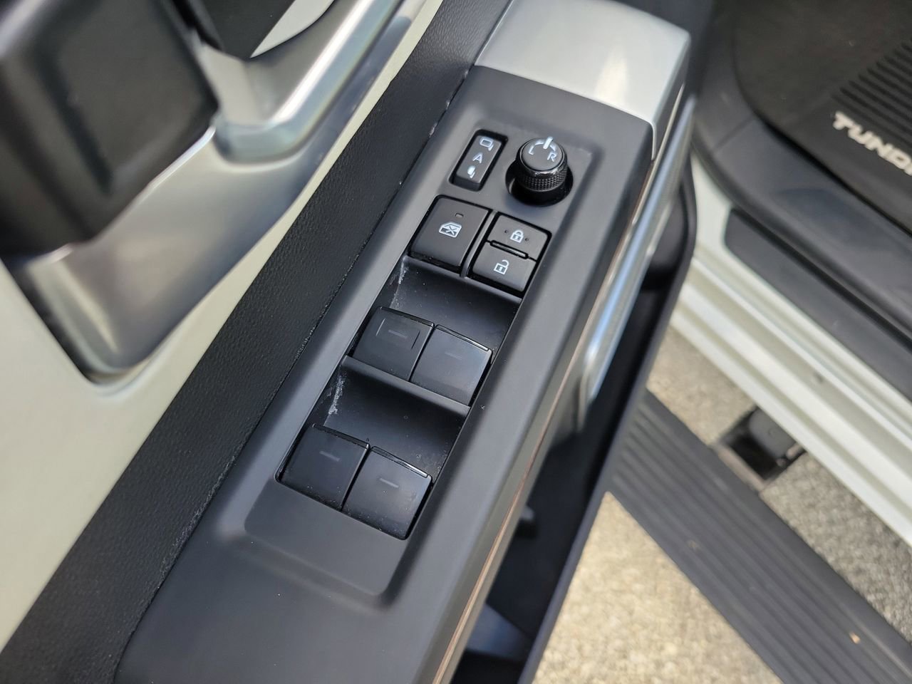 Used 2024 Toyota Tundra Capstone AWD/4WD image 14