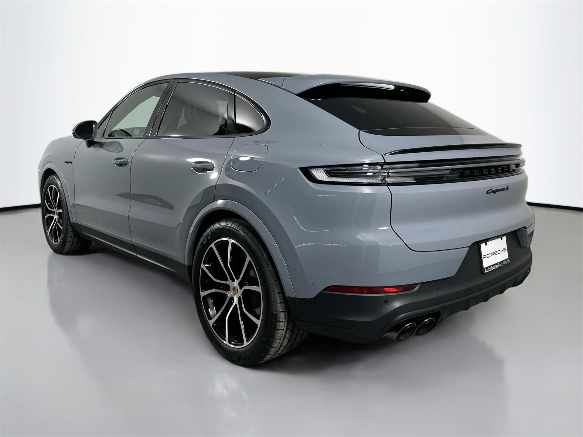 New 2026 Porsche Cayenne S image 3
