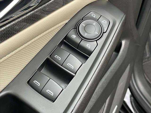 Used 2023 Chevrolet Traverse Premier image 17