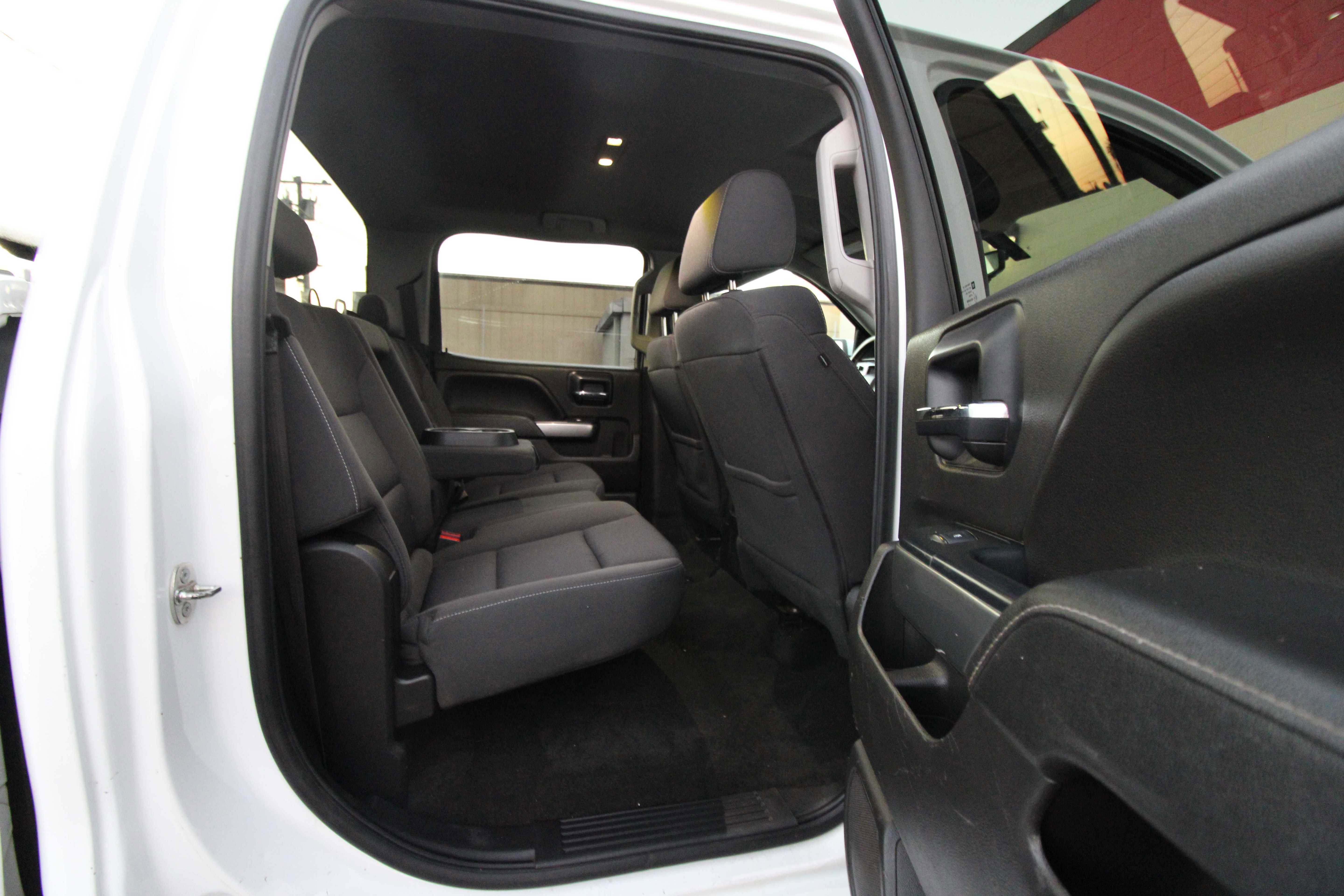 Used 2018 Chevrolet Silverado 1500 LT w/ All Star Edition image 22