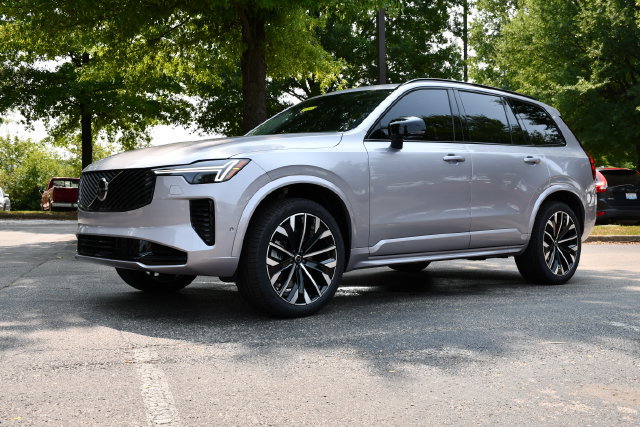 New 2026 Volvo XC90 B6 Ultra w/ Protection Package Premier AWD/4WD image 3