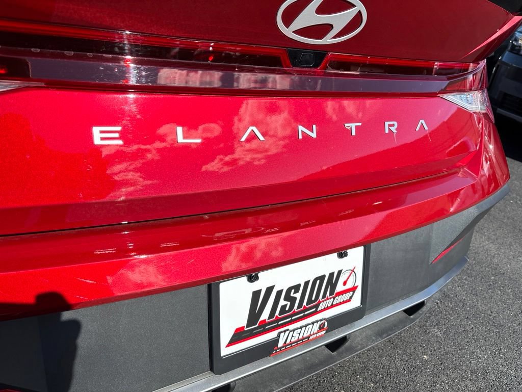 Certified 2025 Hyundai Elantra Sport FWD image 15