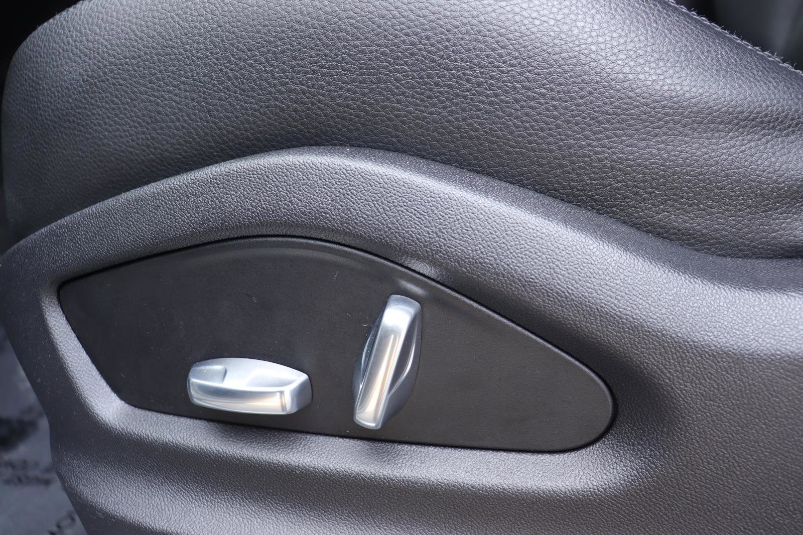 Used 2021 Porsche Cayenne image 23