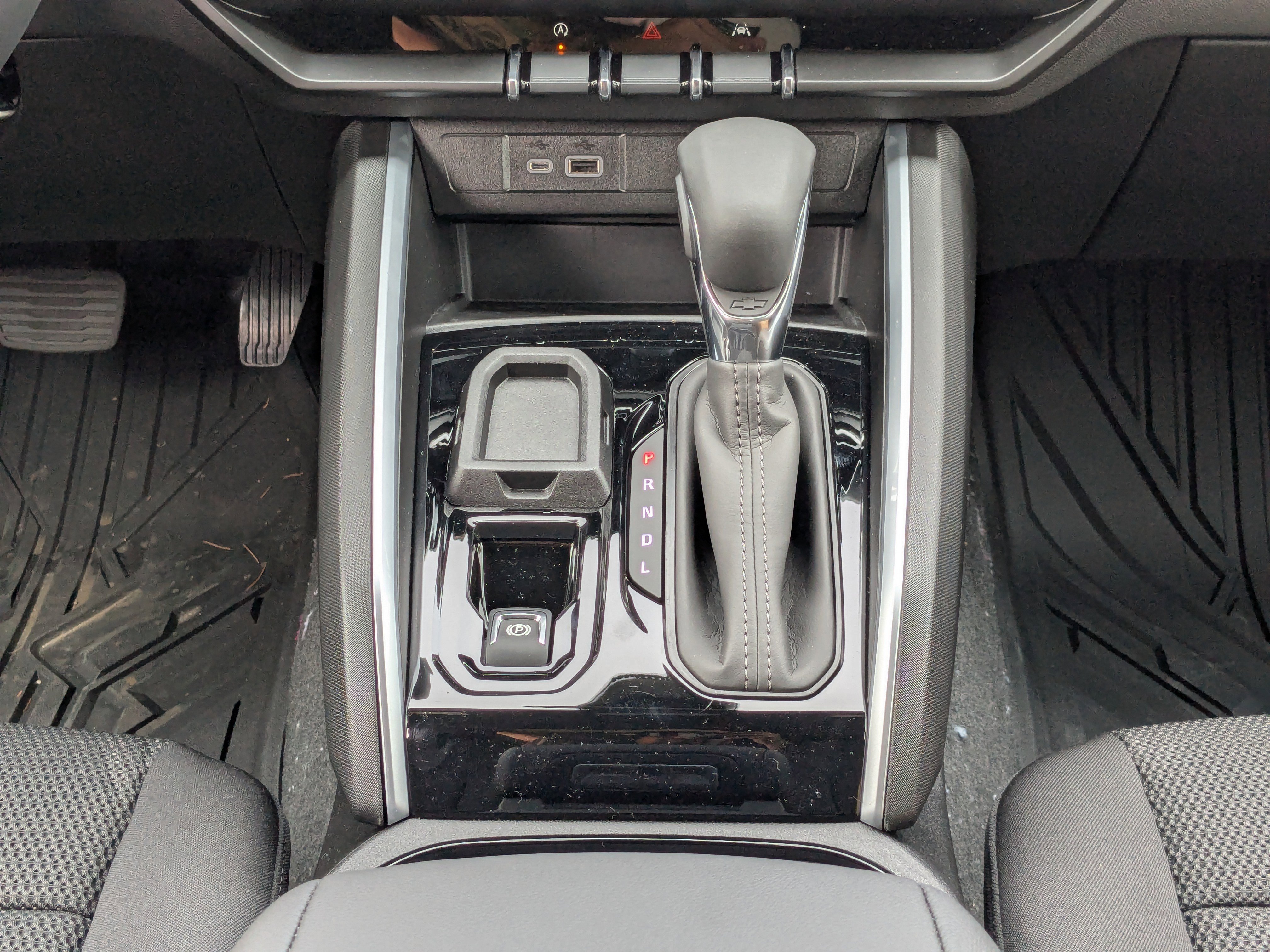 Used 2024 Chevrolet Colorado LT w/ LT Convenience Package II image 7