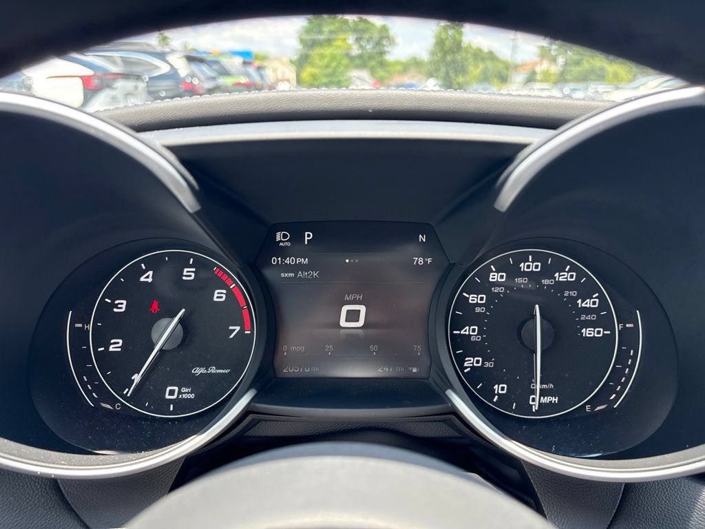 Used 2019 Alfa Romeo Giulia Ti Sport w/ Quick Order Package 22S Sport AWD/4WD image 15