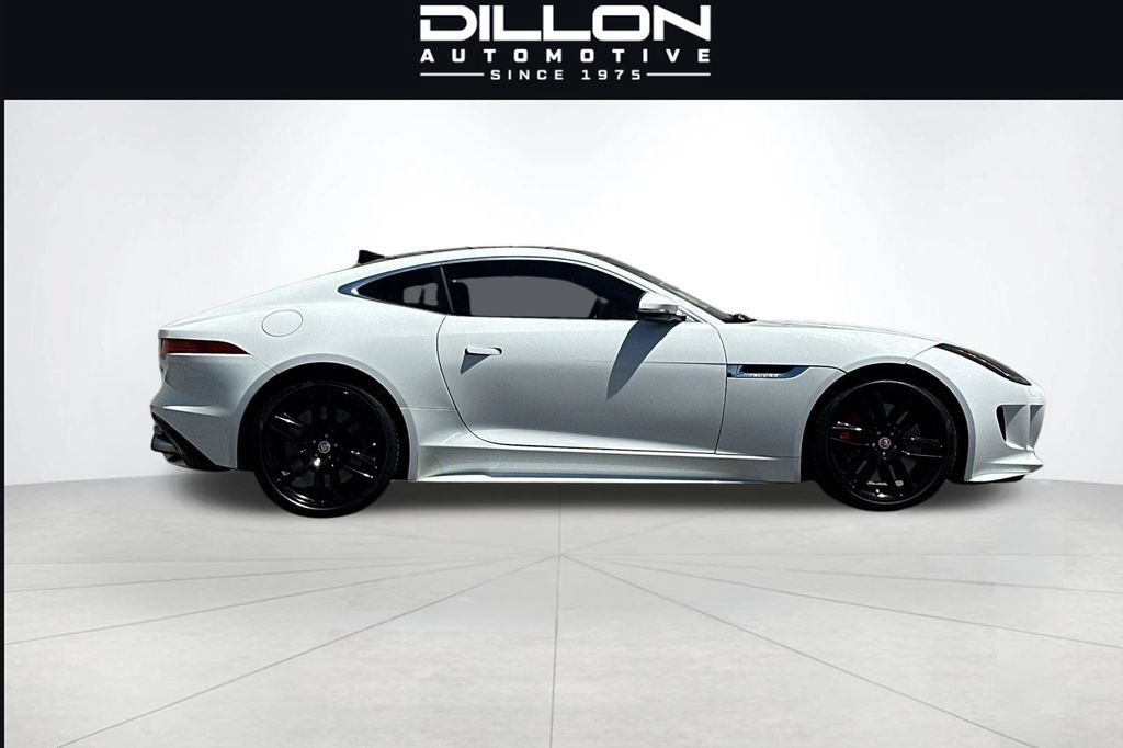 Used 2017 Jaguar F-TYPE R AWD/4WD image 3