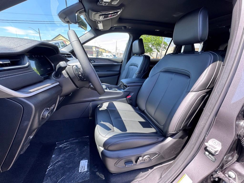 New 2026 Jeep Grand Cherokee L Limited AWD/4WD image 12