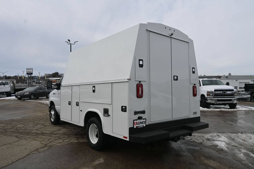 New 2025 Ford E-350 and Econoline 350 Super Duty w/ Power Equipment Group RWD image 7