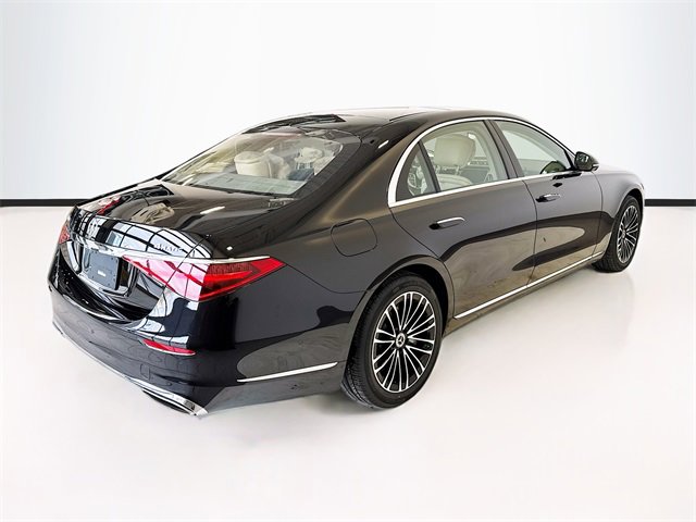 Used 2024 Mercedes-Benz S 580 4MATIC Sedan image 3