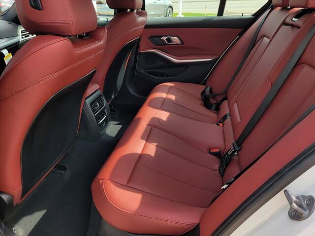 Certified 2025 BMW 330i Sedan w/ Convenience Package image 29