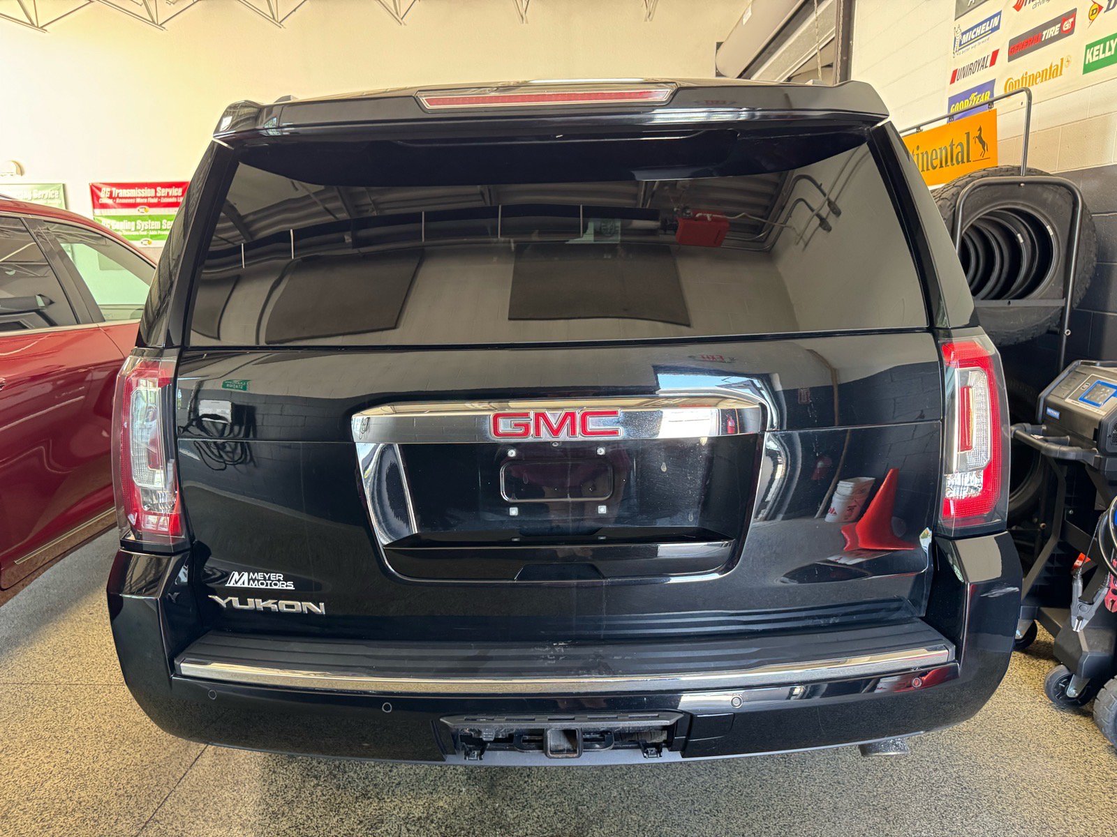 Used 2019 GMC Yukon Denali w/ Denali Ultimate Package AWD/4WD image 6