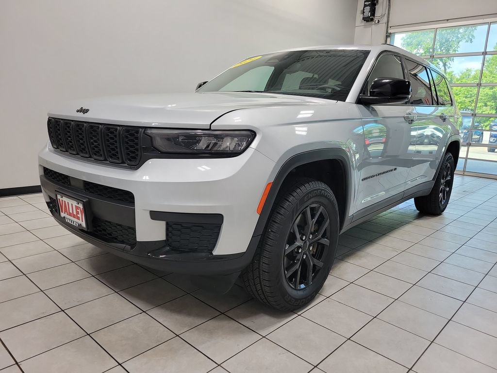 Used 2024 Jeep Grand Cherokee L Laredo AWD/4WD image 7