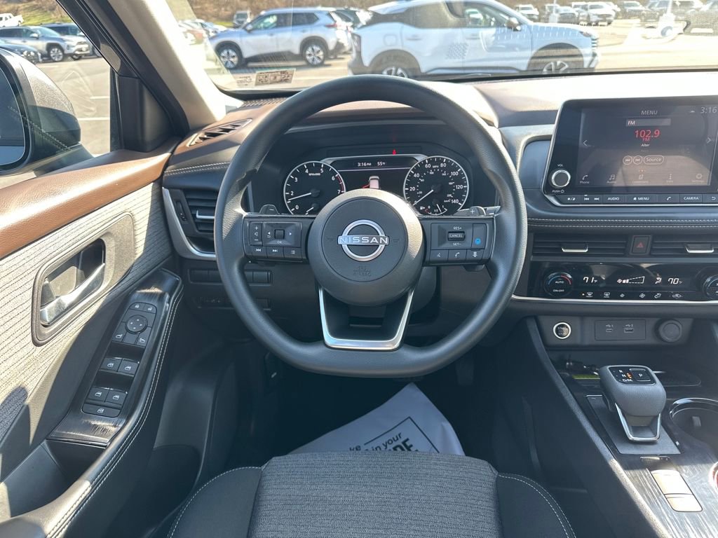 Used 2023 Nissan Rogue SV image 27