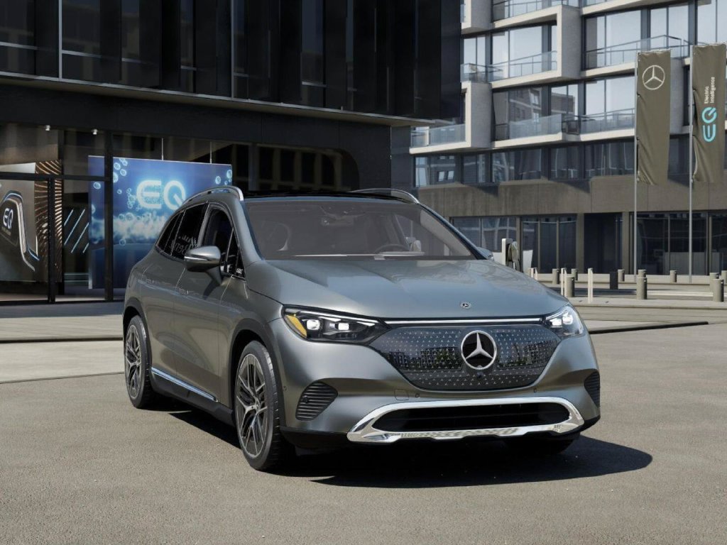 New 2026 Mercedes-Benz EQE 320 4MATIC SUV image 9