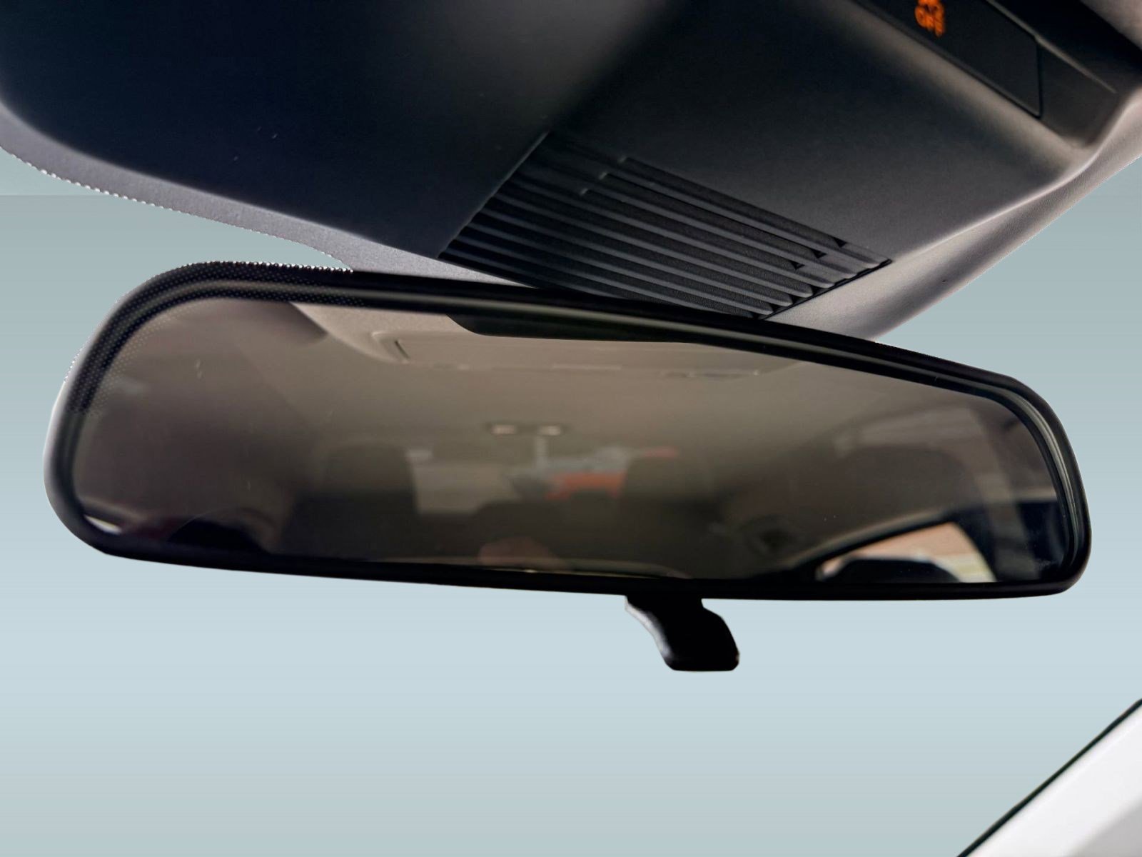 New 2026 Nissan Kicks SR w/ Cold Weather Package image 17