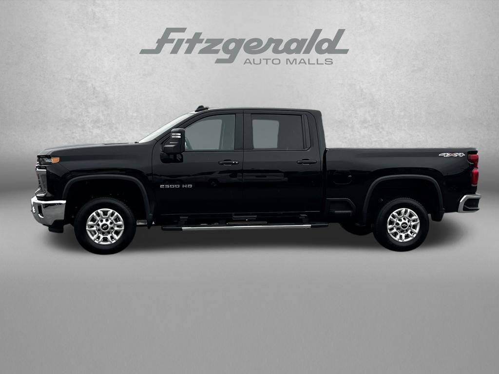 Used 2025 Chevrolet Silverado 2500 LT w/ Convenience Package AWD/4WD image 4